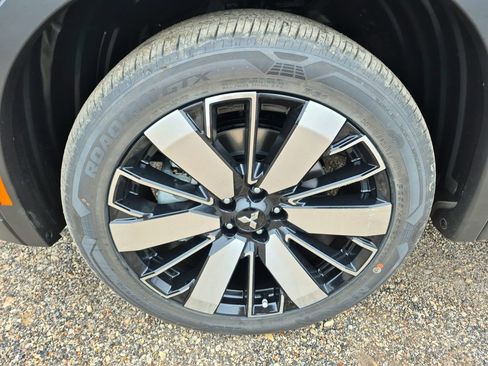 New 2026 Mitsubishi Outlander SE AWD/4WD image 9