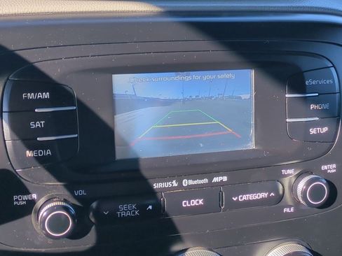 Used 2015 Kia Soul + image 17