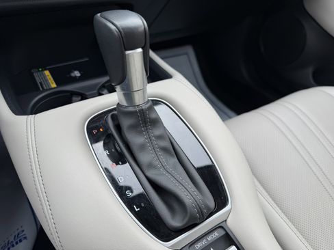 Used 2023 Honda HR-V EX-L image 18