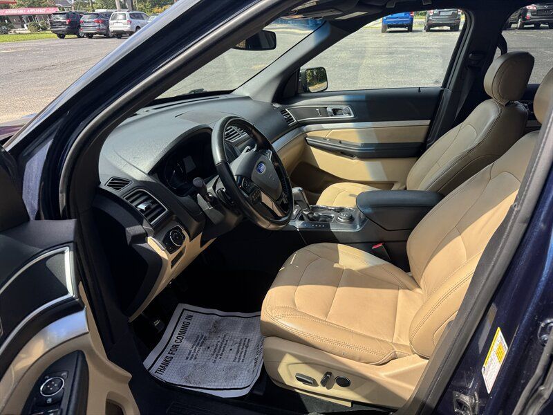 Used 2016 Ford Explorer XLT w/ Equipment Group 202A AWD/4WD image 10