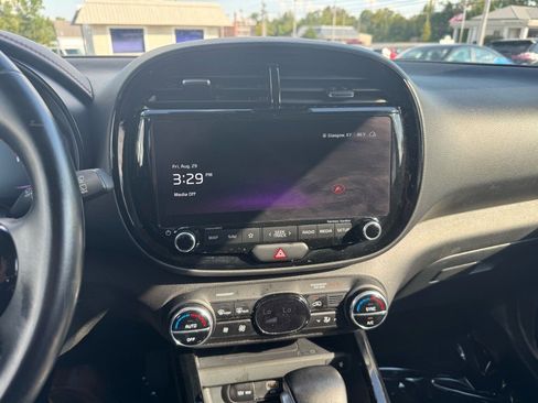 Used 2023 Kia Soul GT-Line w/ GT-Line Technology Package image 16