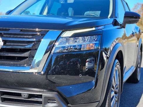 Certified 2024 Nissan Pathfinder SL w/ SL Premium Package image 9