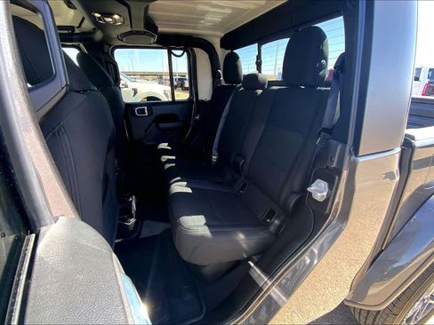 Used 2021 Jeep Gladiator Sport image 21