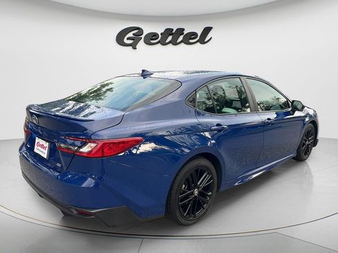 Used 2025 Toyota Camry SE FWD image 5