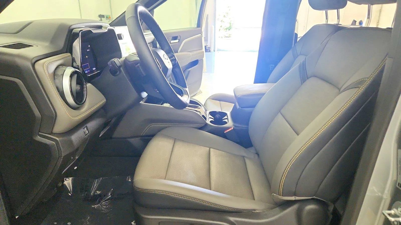 Used 2024 Chevrolet Colorado ZR2 w/ ZR2 Bison Edition AWD/4WD image 13