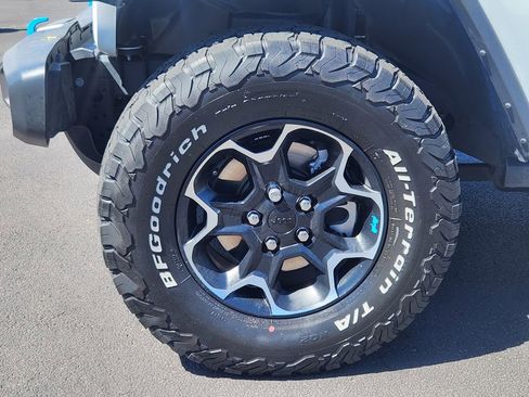 Used 2022 Jeep Wrangler Unlimited Rubicon 4xe w/ Cold Weather Group AWD/4WD image 12