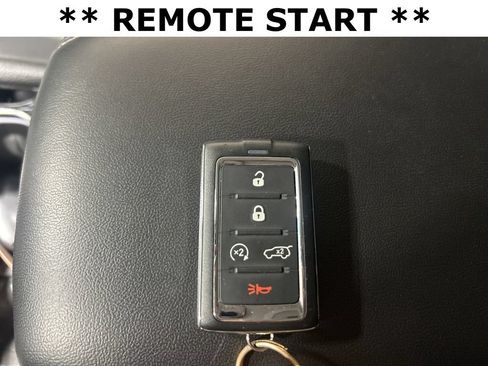 Used 2023 Jeep Grand Cherokee Limited w/ Black Appearance Package AWD/4WD image 20