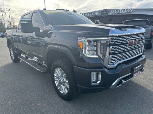 Used 2022 GMC Sierra 3500 Denali AWD/4WD image 3