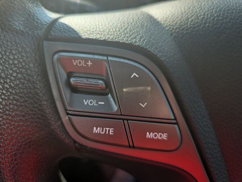 Used 2018 Hyundai Santa Fe Sport FWD image 16