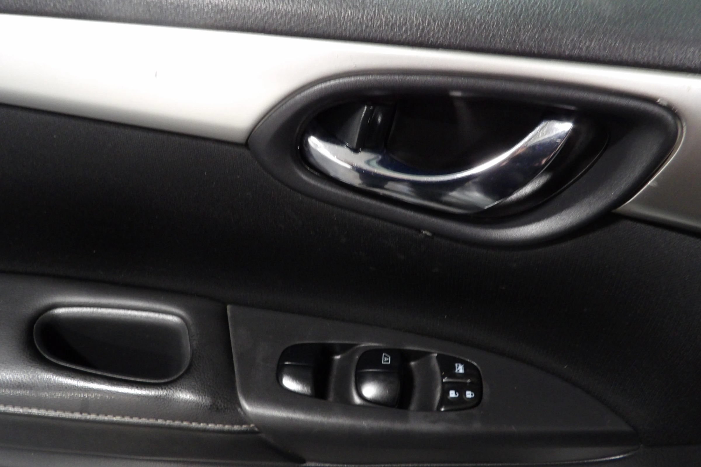 Used 2018 Nissan Sentra S FWD image 7