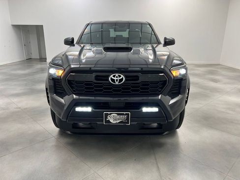 Used 2024 Toyota Tacoma TRD Sport RWD image 3