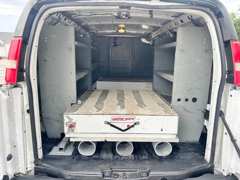 Used 2015 Chevrolet Express 3500 image 13
