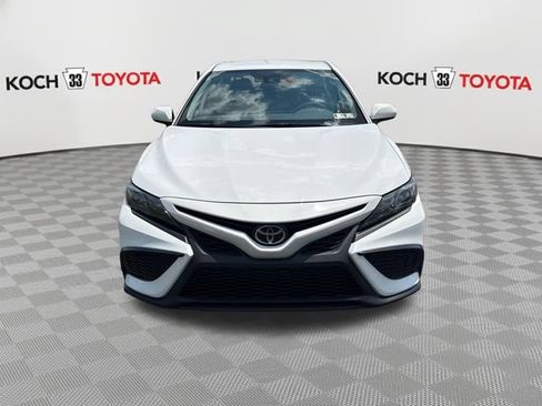 Used 2021 Toyota Camry SE FWD image 2