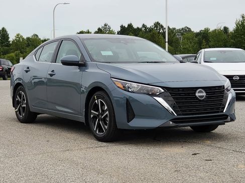 New 2025 Nissan Sentra SV image 2
