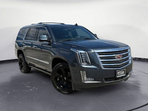 Used 2020 Cadillac Escalade Platinum AWD/4WD image 3