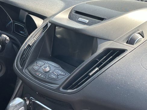 Used 2016 Ford Escape SE w/ SE Leather Comfort Package AWD/4WD image 9