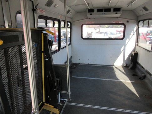 Used 2014 Ford E-350 and Econoline 350 Super Duty image 5