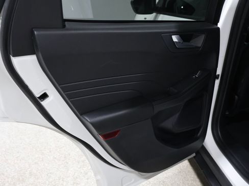 Used 2024 Ford Escape ST-Line image 19