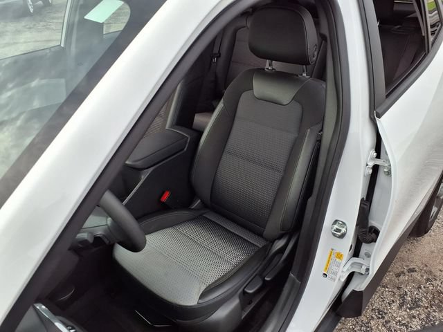 Used 2025 Chevrolet Trax LT FWD image 23