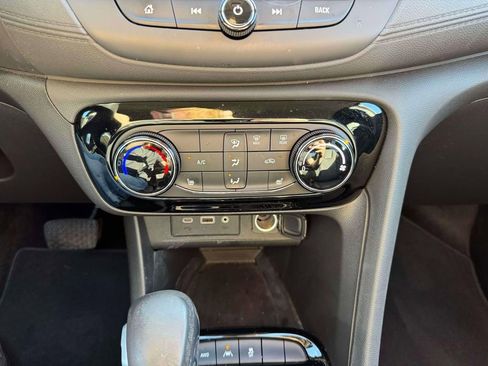 Used 2023 Buick Encore GX Preferred w/ Cold Weather Comfort Package AWD/4WD image 27