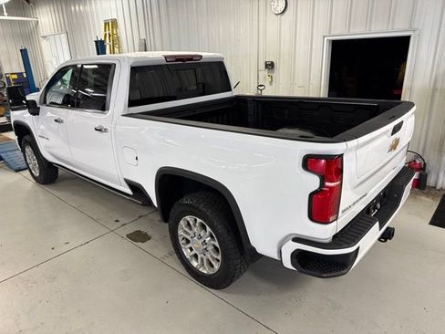 Used 2025 Chevrolet Silverado 2500 LTZ w/ Z71 Chrome Sport Edition AWD/4WD image 8