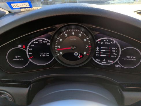 Used 2021 Porsche Cayenne Coupe image 21