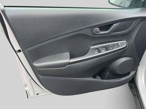 Used 2023 Hyundai Kona SEL image 16