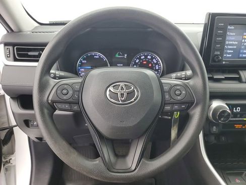Used 2021 Toyota RAV4 LE AWD/4WD image 20