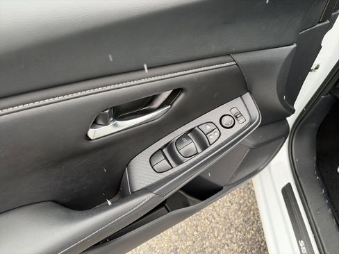 Used 2024 Nissan Sentra SV image 9