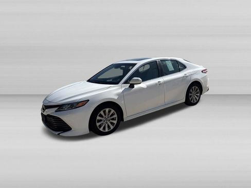 Used 2018 Toyota Camry LE w/ Moonroof Package FWD image 7