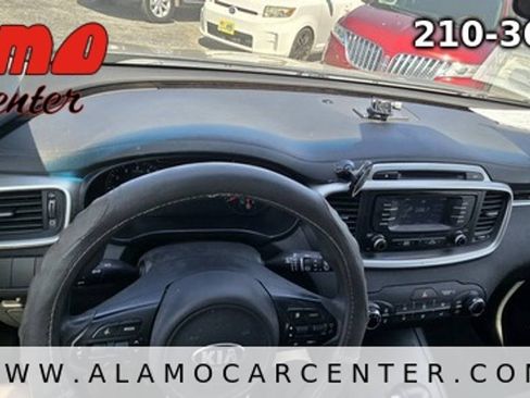 Used 2018 Kia Sorento L FWD image 40