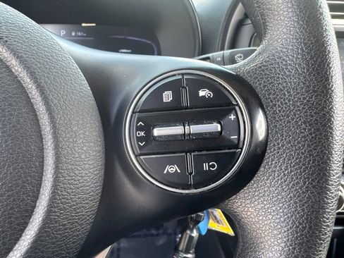 Used 2023 Kia Soul LX w/ Option Group 015 FWD image 22