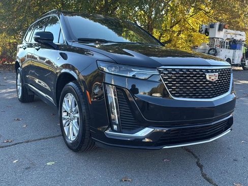 Used 2024 Cadillac XT6 Luxury w/ LPO, Floor Liner Package image 1