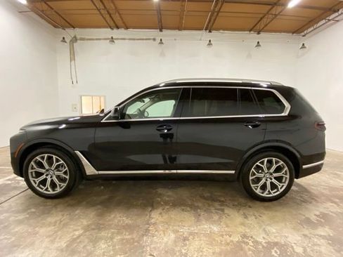 Used 2025 BMW X7 xDrive40i w/ Premium Package AWD/4WD image 2