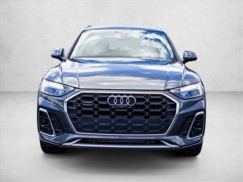 Used 2023 Audi Q5 2.0T Premium Plus w/ Premium Plus Package AWD/4WD image 2