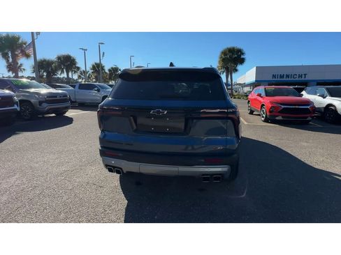 Used 2024 Chevrolet Traverse Z71 w/ Enhanced Driving Package image 3