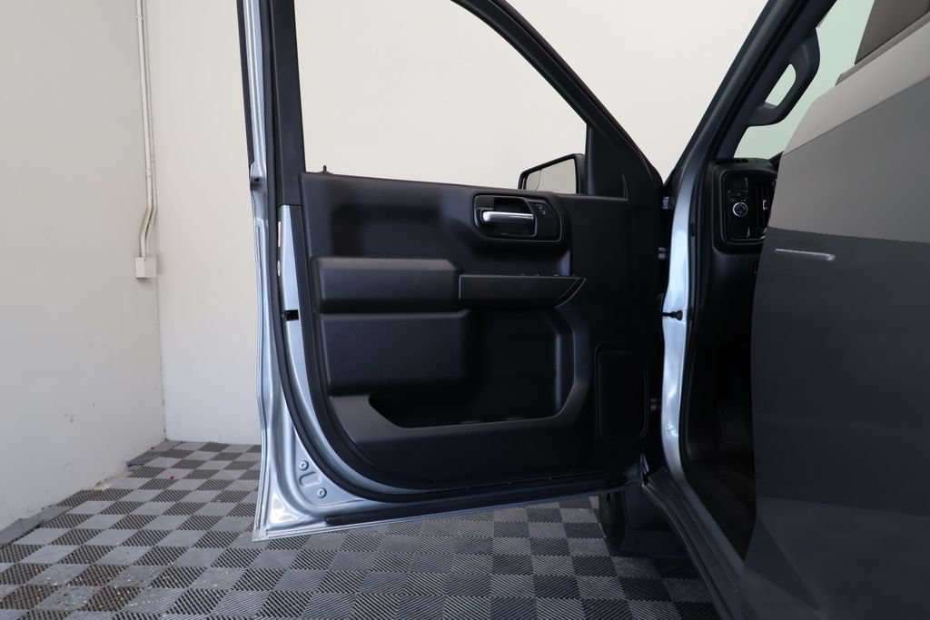 Used 2025 Chevrolet Silverado 1500 Custom w/ Turbomax Blackout Package RWD image 15