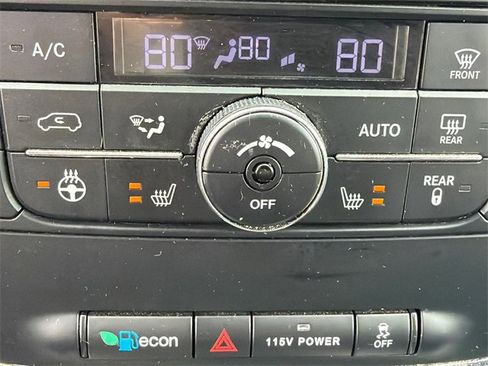 Used 2018 Dodge Grand Caravan GT image 29