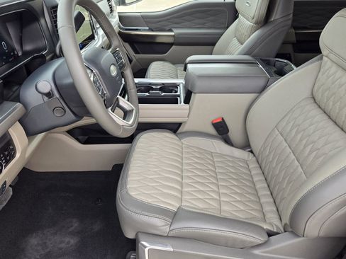 New 2026 Ford F450 Platinum w/ Platinum Plus Package image 17