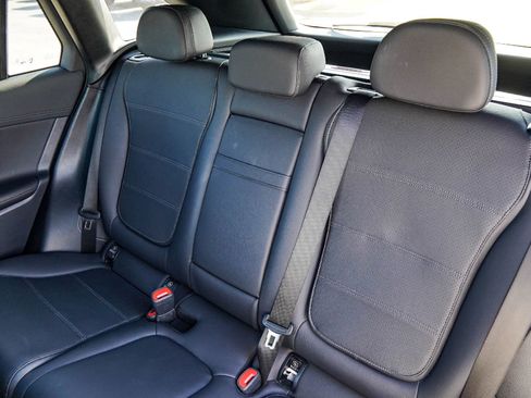 Used 2024 Mercedes-Benz GLC 300 image 27