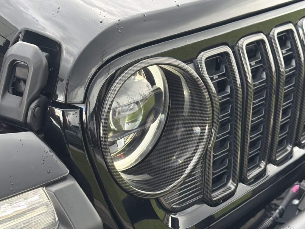 Used 2025 Jeep Wrangler Unlimited Rubicon 392 AWD/4WD image 10