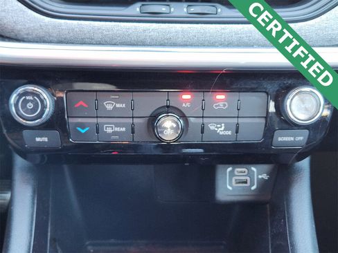 Used 2023 Jeep Compass Latitude image 20