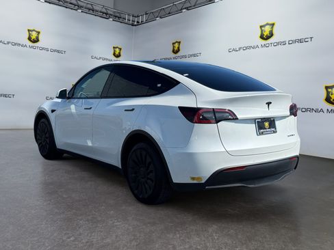 Used 2022 Tesla Model Y Long Range AWD/4WD image 3