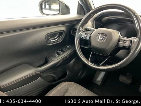 Used 2023 Honda HR-V Sport image 11