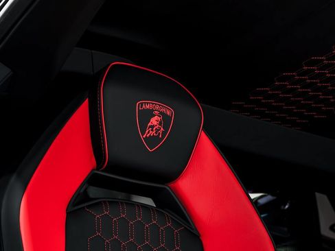 Used 2024 Lamborghini Revuelto AWD/4WD image 34