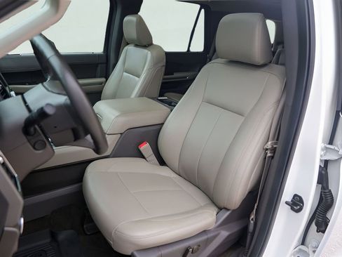 Used 2021 Ford Expedition XLT RWD image 10