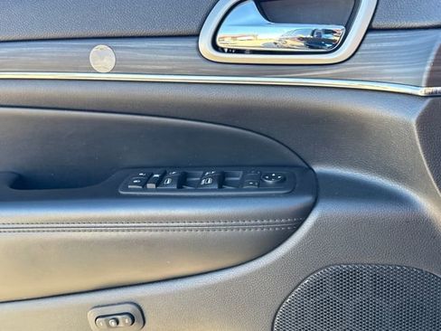 Used 2019 Jeep Grand Cherokee Limited w/ Luxury Group II image 28