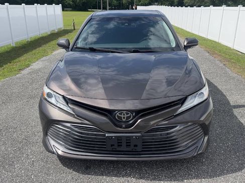 Used 2019 Toyota Camry XLE w/ Driver Assist Package FWD image 2