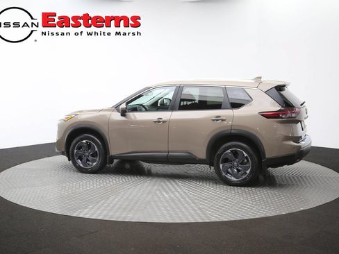 Used 2024 Nissan Rogue SV w/ SV Premium Package FWD image 61