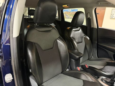 Used 2021 Jeep Compass Latitude AWD/4WD image 40